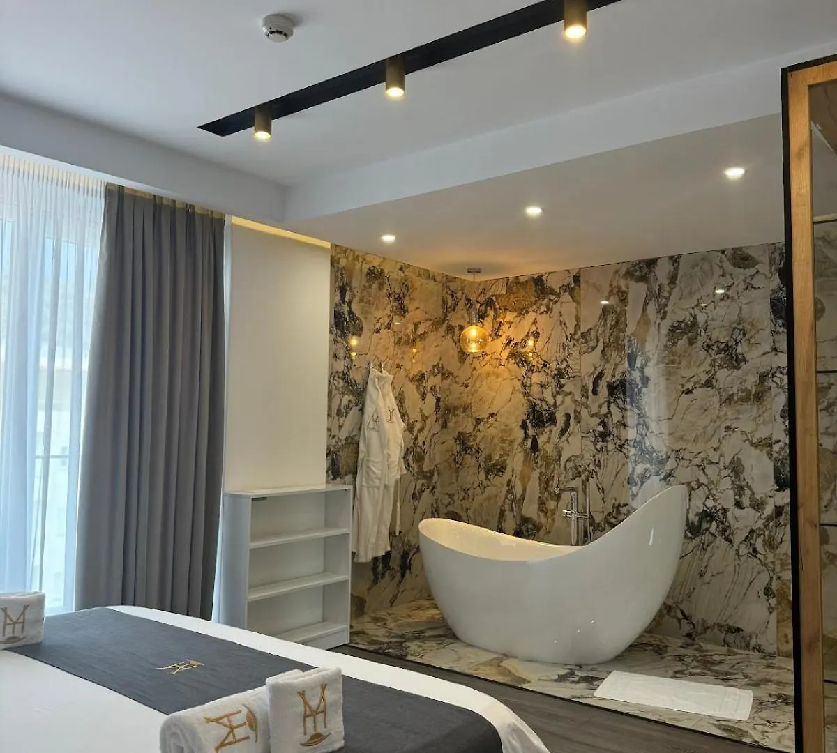 ****  Hotel Bar Restorant Ylli Shëngjin Albania